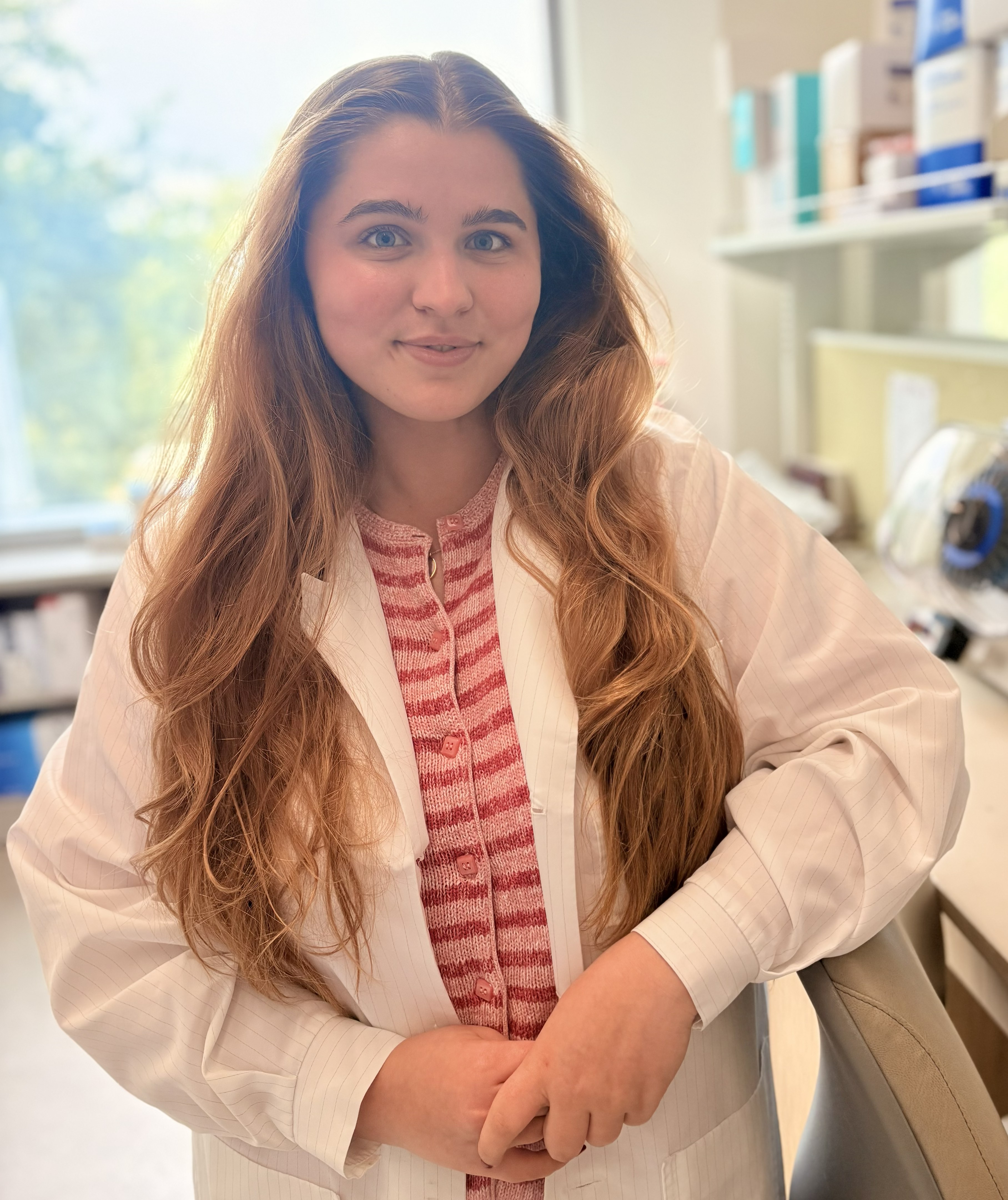 mara hon first year t32 trainee in lab coat