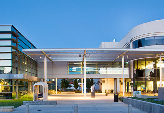 Large steel building, UC Davis Comprehensive Cancer Center