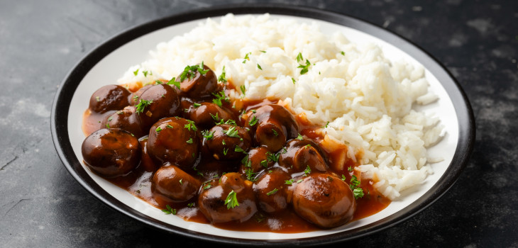 A bowl of mushrooms and rice