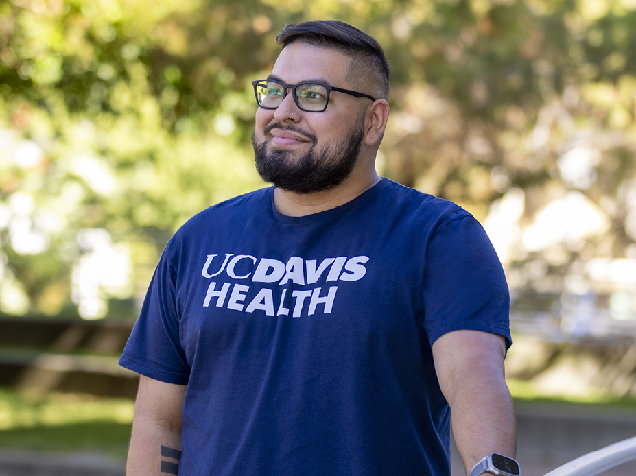 Exzavian, empleado de UC Davis Health