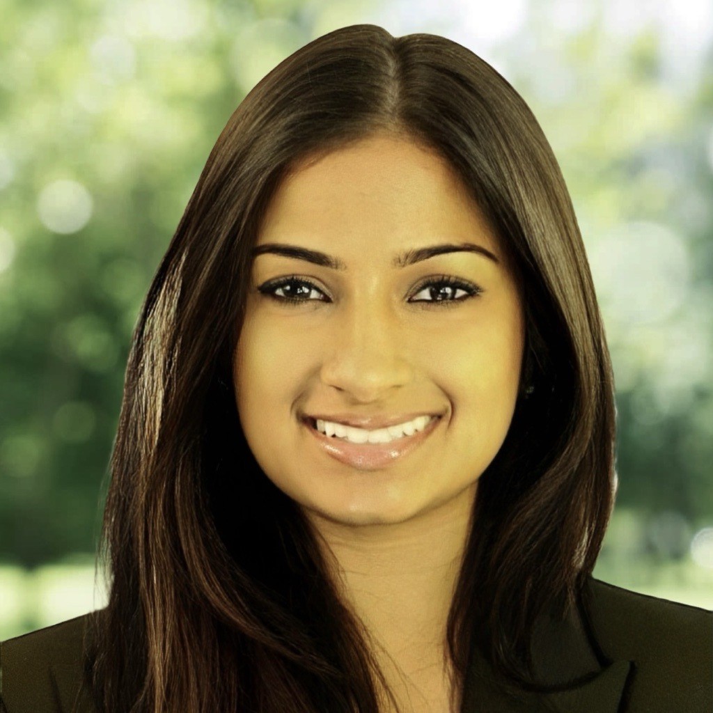 Andrea Soares, a physician and structural heart fellow