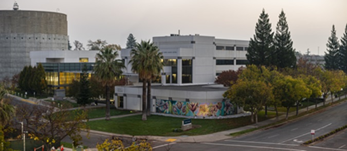 panoramic shot of the UC Davis Comprehensive Cancer Center