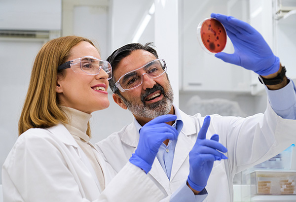 Reseachers in the lab